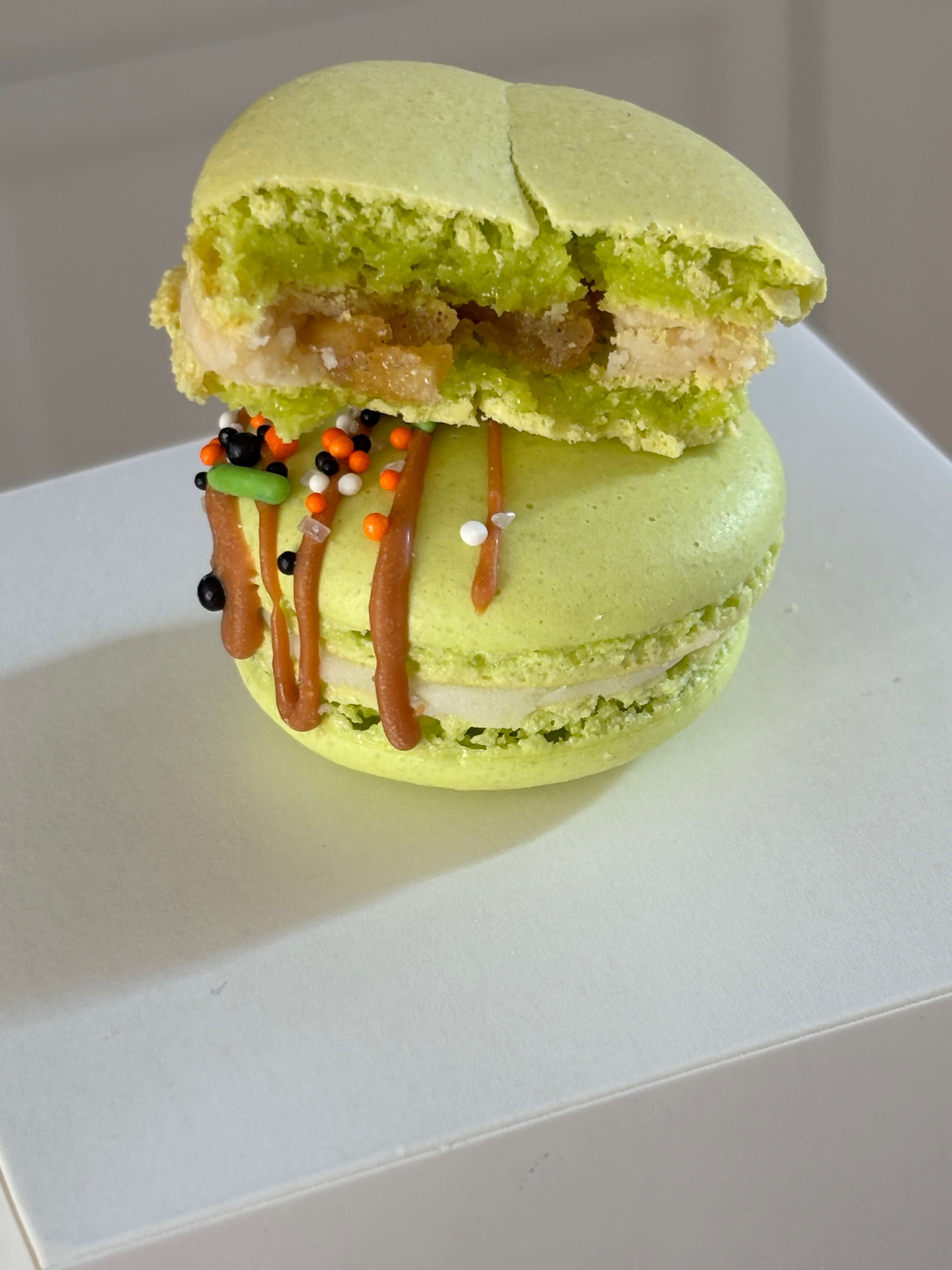 Halloween macaron